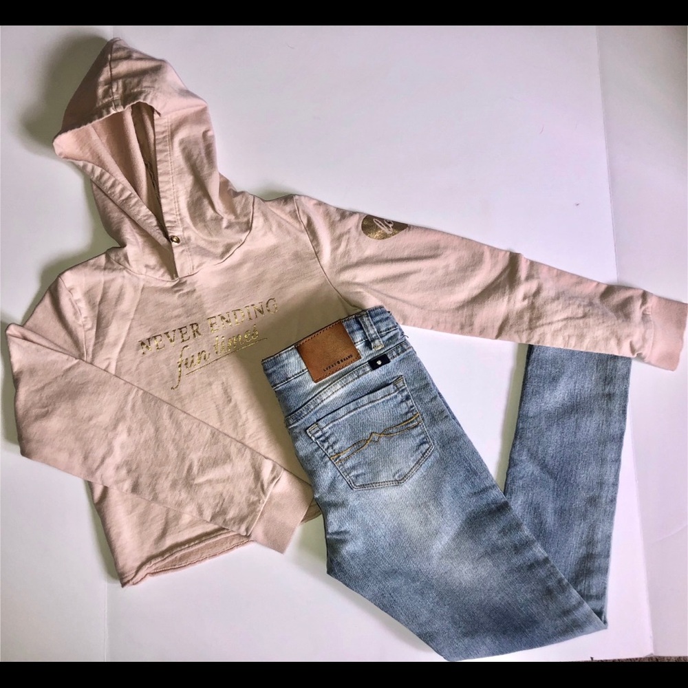 ⭐️⭐️ girls Lucky Brand Jeans & Cute crop top hood